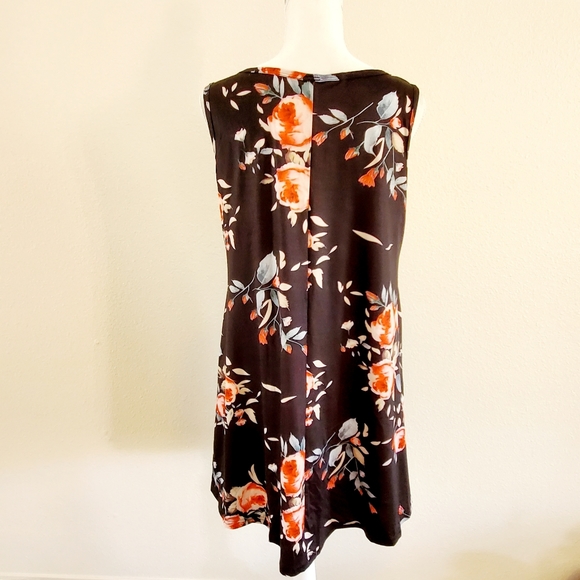 MOLERANI
Casual Swing Simple T-Shirt Loose Dress - Picture 6 of 8